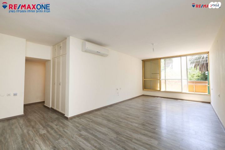 דירה, כפר סבא