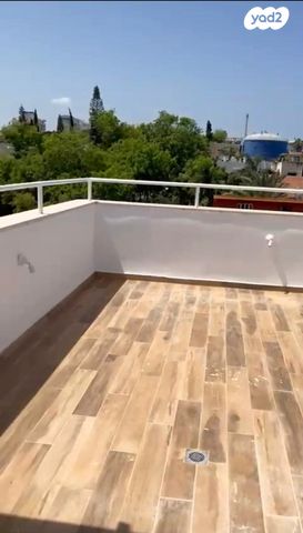 גג/ פנטהאוז, אלון, רמת השרון