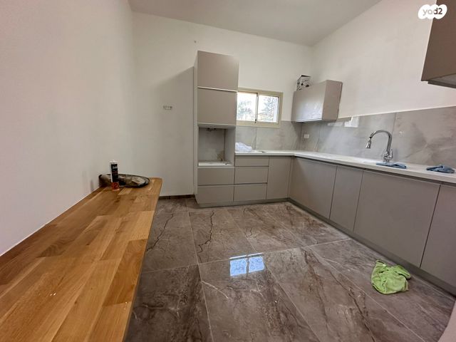 דירה, הראשונים, קרית חיים מזרחית, חיפה