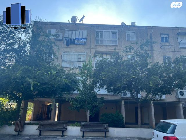 דירה, ש"י עגנון, צור שלום, קרית ביאליק