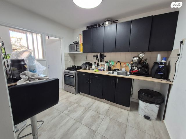 דירה, רמב"ם, ראשון לציון