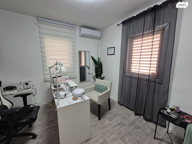 דירה, רמב"ם, ראשון לציון