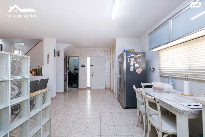 דו משפחתי, השייטת, גן יבנה