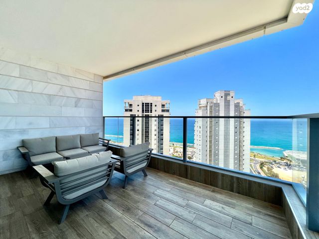 דירה, אמנון ליפקין שחק 1, נוף הטיילת, נתניה