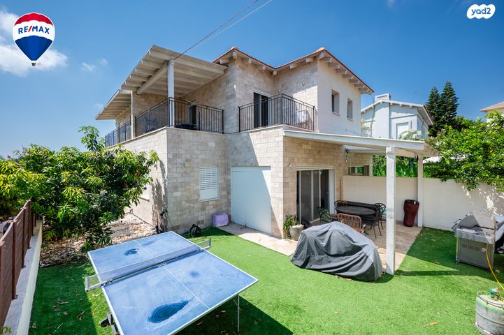 דו משפחתי, זכרון יעקב