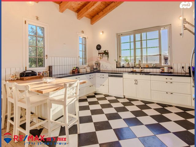 בית פרטי/ קוטג', מולדת, מולדת