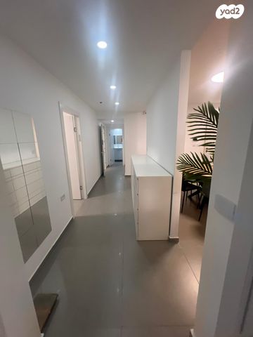 דירה, עוזי חיטמן, עיר ימים, נתניה