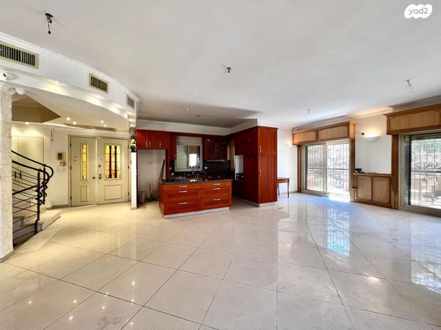 דו משפחתי, הקבלה 15, נוף הטיילת, נתניה