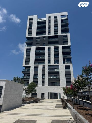 דירה, ישראל זנגוויל, צפון מזרח מרכז העיר, נתניה