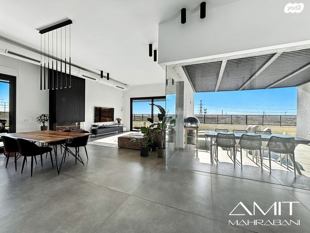 בית פרטי/ קוטג', שרונית, להבים