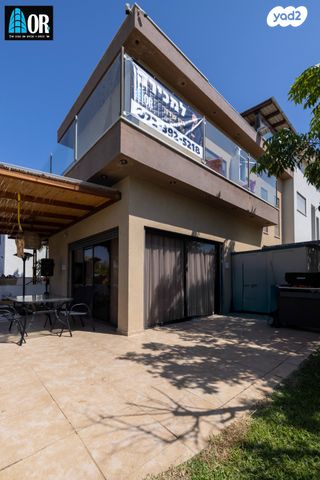 דו משפחתי, הרב אברהם מאיר יעקובוביץ, נחלת יהודה, ראשון לציון