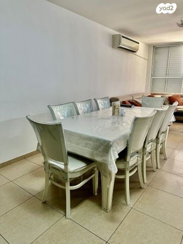 דירה, אחד העם, א' / צפון מזרח העיר, רחובות