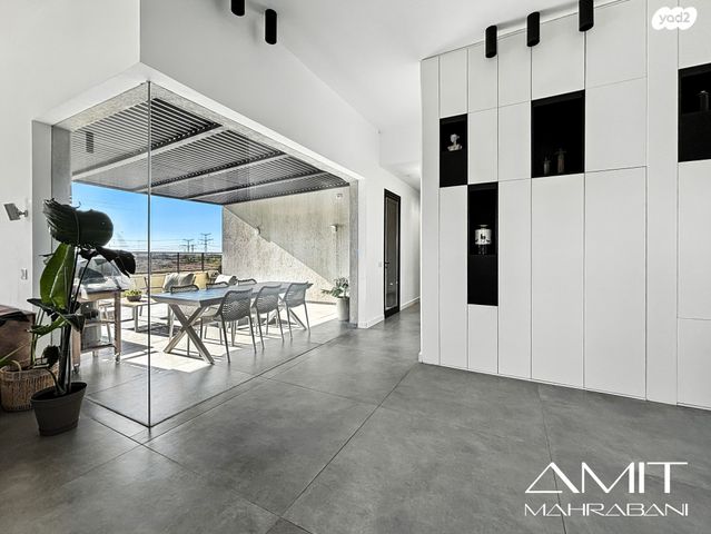 בית פרטי/ קוטג', שרונית, להבים