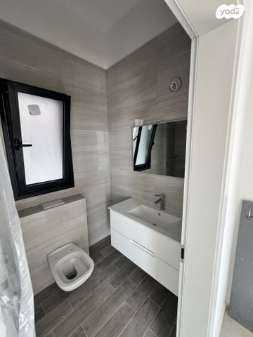 גג/ פנטהאוז, דרך בר יהודה, נשר