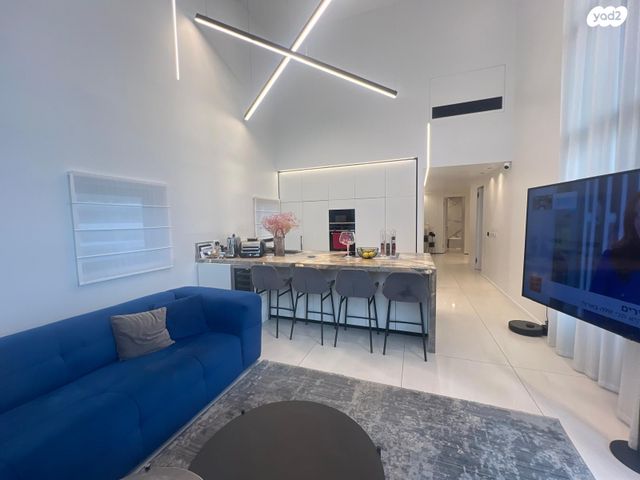 דופלקס, עוזי חיטמן, עיר ימים, נתניה