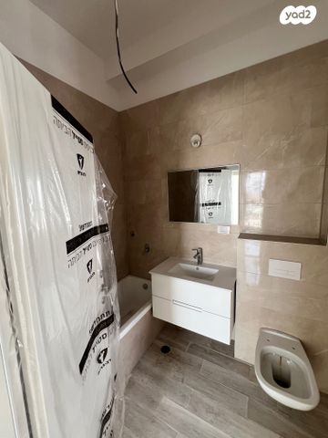 גג/ פנטהאוז, דרך בר יהודה, נשר