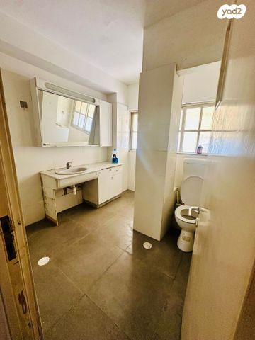 דירה, וייצמן, הל"ה, גבעתיים