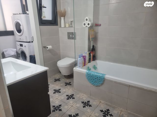 דירה, פרופ' יהודית בירק, רחובות המדע, רחובות