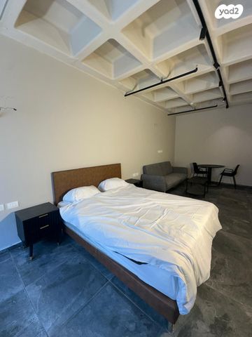 סטודיו/ לופט, יצחק שדה, מונטיפיורי, הרכבת, תל אביב יפו