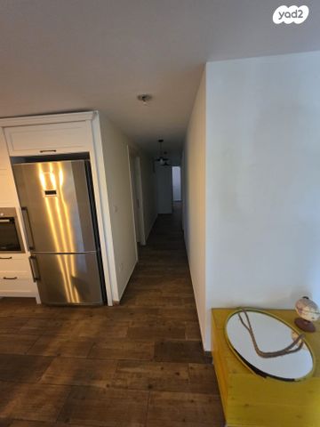 דירה, שדרות מנחם בגין 1, שכונת הורדים, קרית שמונה