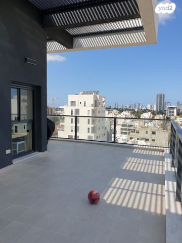 גג/ פנטהאוז, בר יוחאי 16, נגבה, רמת גן