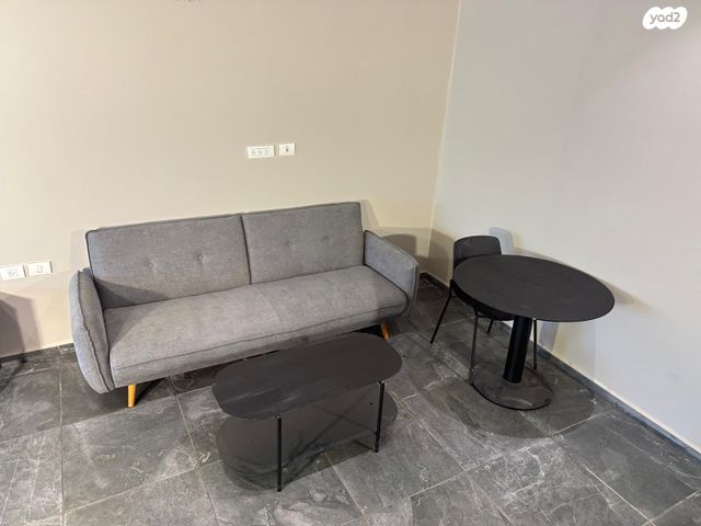 סטודיו/ לופט, יצחק שדה, מונטיפיורי, הרכבת, תל אביב יפו