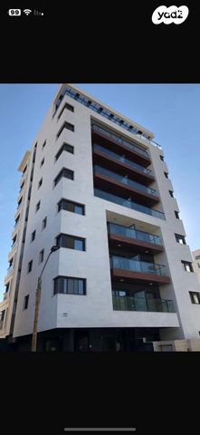 גג/ פנטהאוז, בר יוחאי 16, נגבה, רמת גן