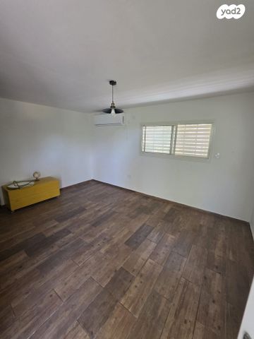 דירה, שדרות מנחם בגין 1, שכונת הורדים, קרית שמונה