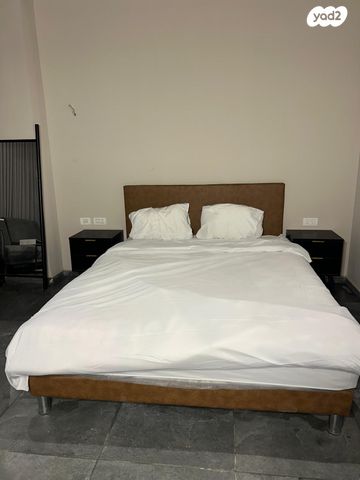 סטודיו/ לופט, יצחק שדה, מונטיפיורי, הרכבת, תל אביב יפו