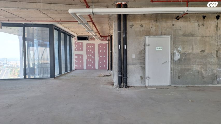 משרדים, הפנינה, רעננה