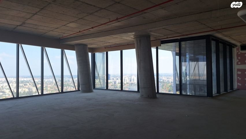 משרדים, הפנינה, רעננה