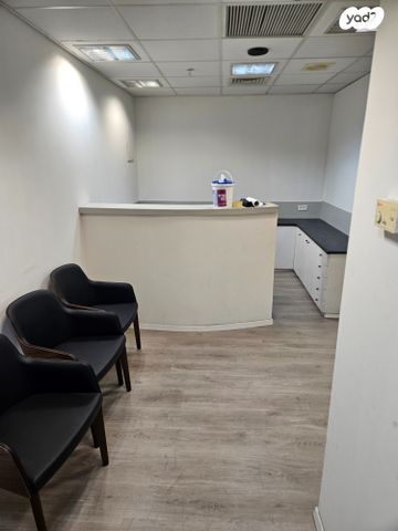 דרך זאב ז'בוטינסקי 153