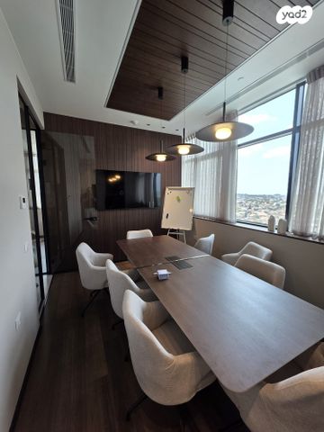 משרדים, חדרה