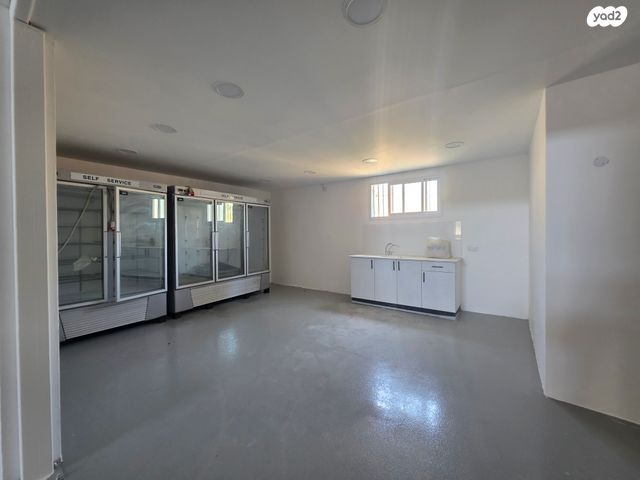 מבני תעשיה, גבעת ציון וגבעת הפרחים, אשקלון