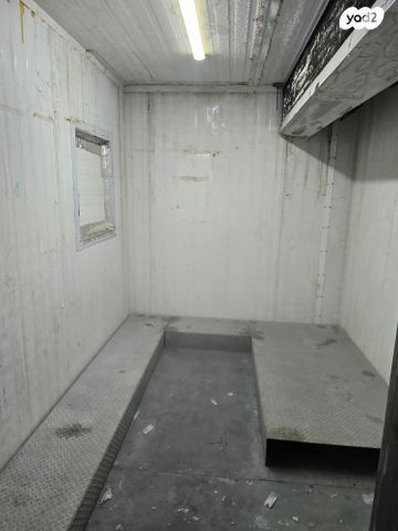 מבני תעשיה, אזור תעשיה הישן, כפר סבא