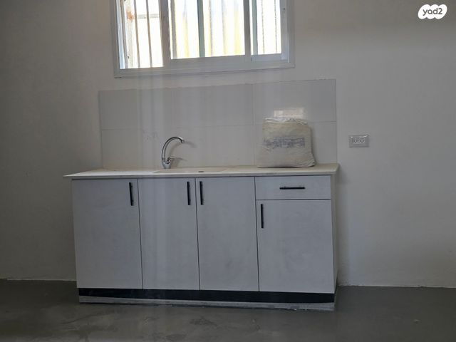 מבני תעשיה, גבעת ציון וגבעת הפרחים, אשקלון