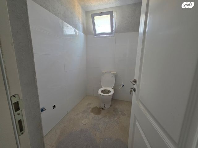 מבני תעשיה, גבעת ציון וגבעת הפרחים, אשקלון