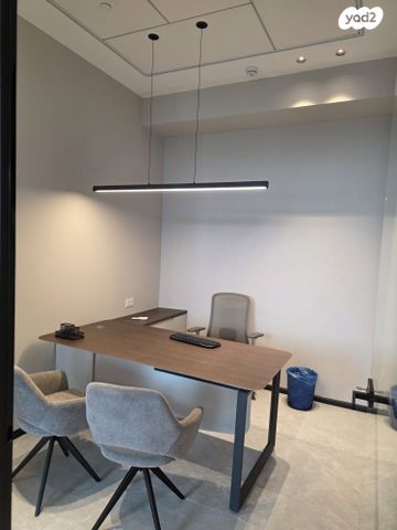 משרדים, חדרה