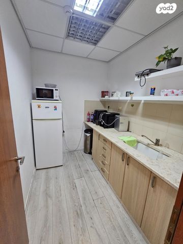 משרדים, שדרות רוטשילד, מרכז העיר, חדרה