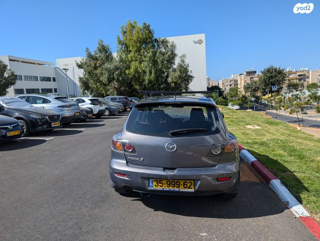 מודעת רכב מאזדה 3