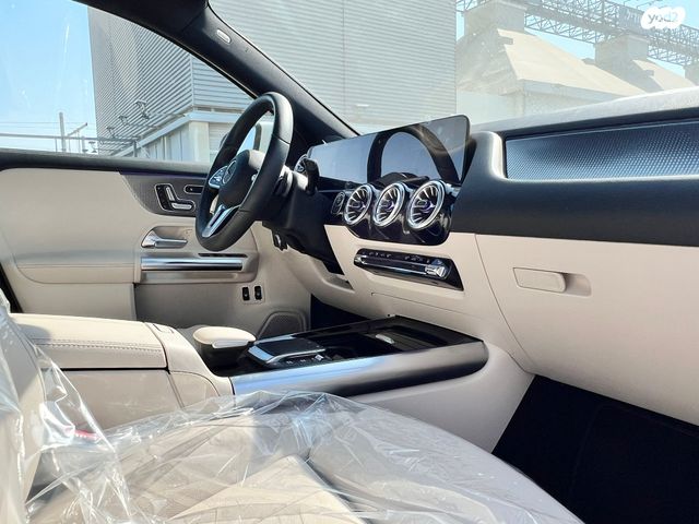 מרצדס-בנץ GLA