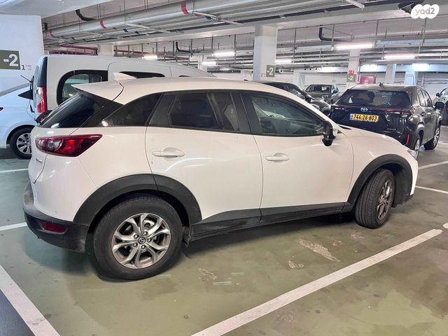 מודעת רכב מאזדה CX-3