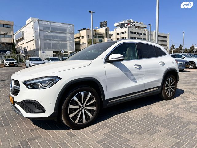 מרצדס-בנץ GLA