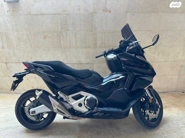 מודעת רכב הונדה פורזה 750