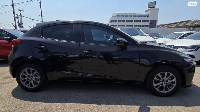 מודעת רכב מאזדה 2