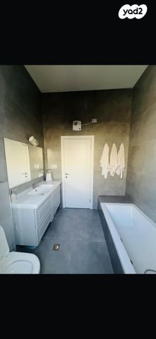 בית פרטי/ קוטג', החוחית 24, חבר, חבר