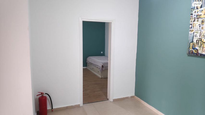 ימי בנימינה 44