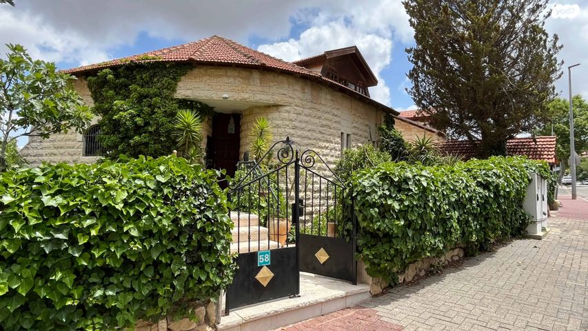 בית פרטי/ קוטג', האלון 58, הר אדר, הר אדר