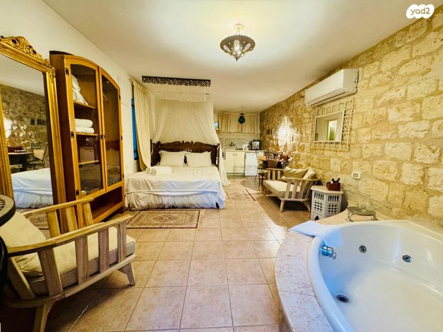 בית פרטי/ קוטג', ראש פינה