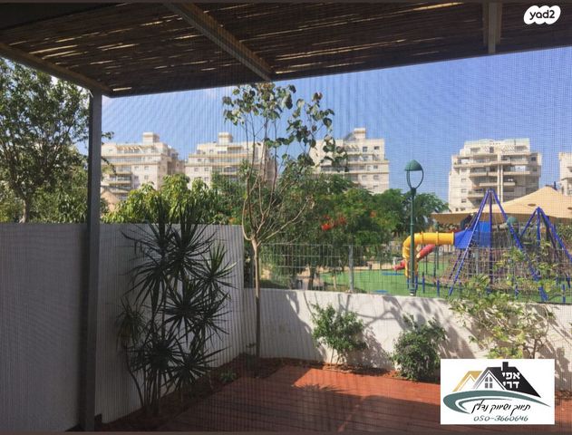 דו משפחתי, שושנת העמקים 21, רמת אמיר, קדימה צורן